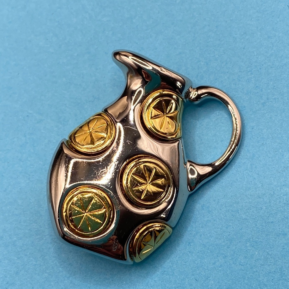 LIZ CLAIBORNE Silvertone Brooch Lemonade Pitcher Mixed Metals 1.5"